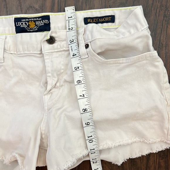 Lucky brand low rise white shorts - Picture 6 of 7